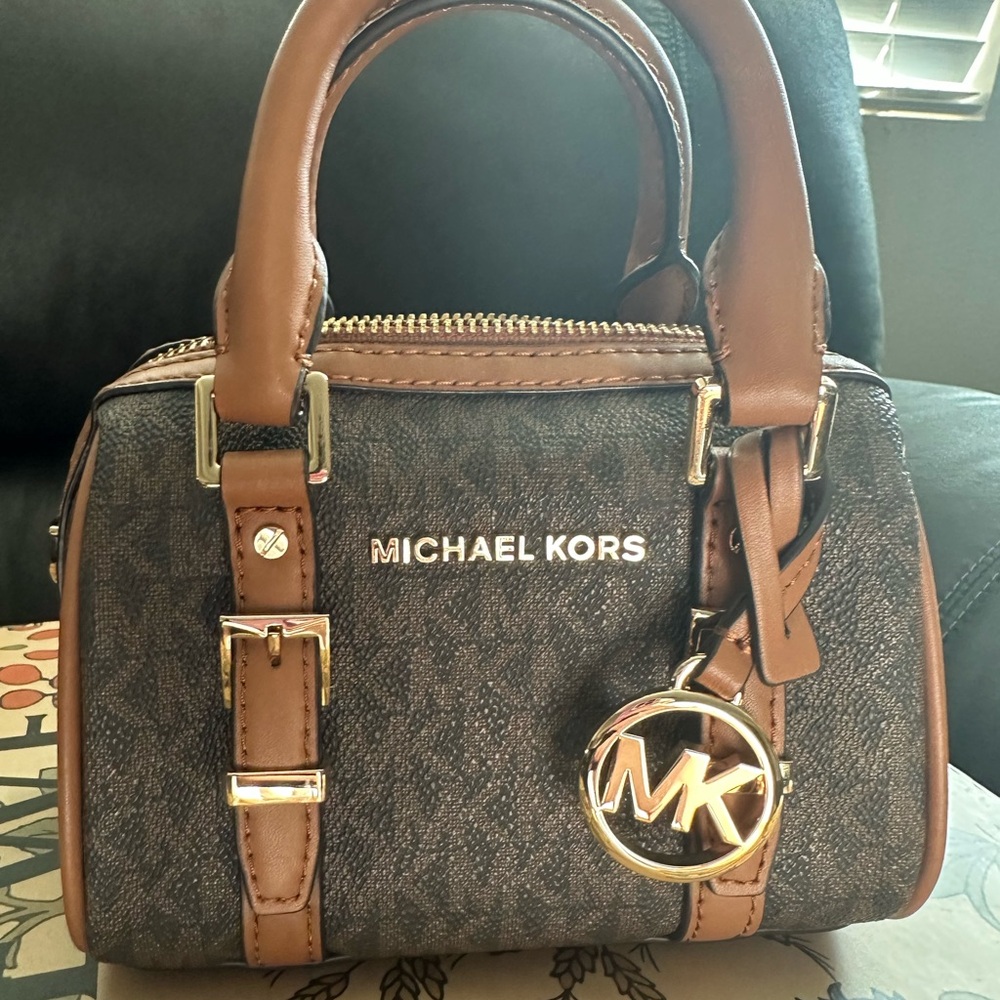 AUTHENTIC MK BRADFORD NANO SPEEDY